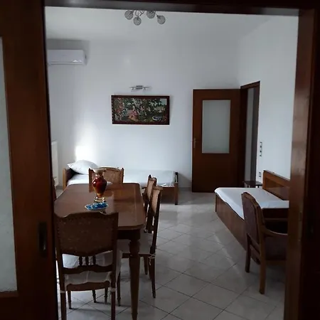 Square House Apartman